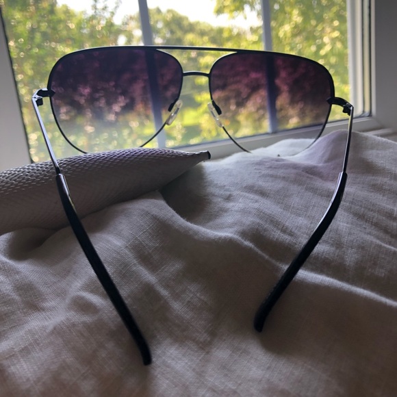 QUAY AUSTRALIA SUNGLASSES with Case! - Picture 4 of 9